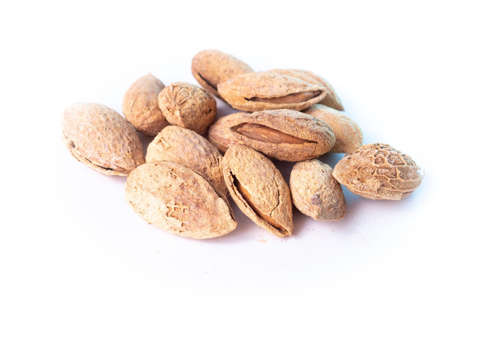 Миндаль жареный в скорлупе соленый